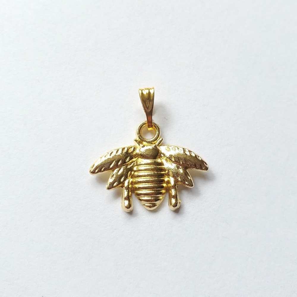 New Gold Bee Charm / Pendant - Picture 4 of 13